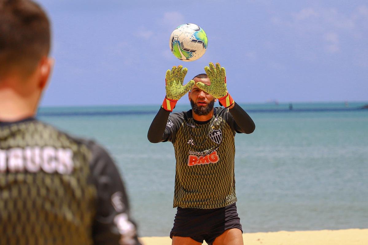 Jogadores do Atltico treinaram na Praia do Mucuripe, em Fortaleza