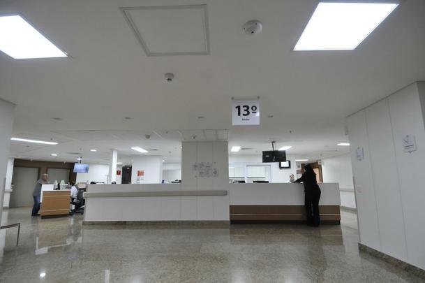 Neymar passará por cirurgia e ficará internado no Hospital Mater Dei, em Belo Horizonte. Craque do PSG e da Seleção Brasileira será instalado no 13º andar e usufruirá de suíte com toda estrutura para a família. Dependências do setor que receberá o astro.