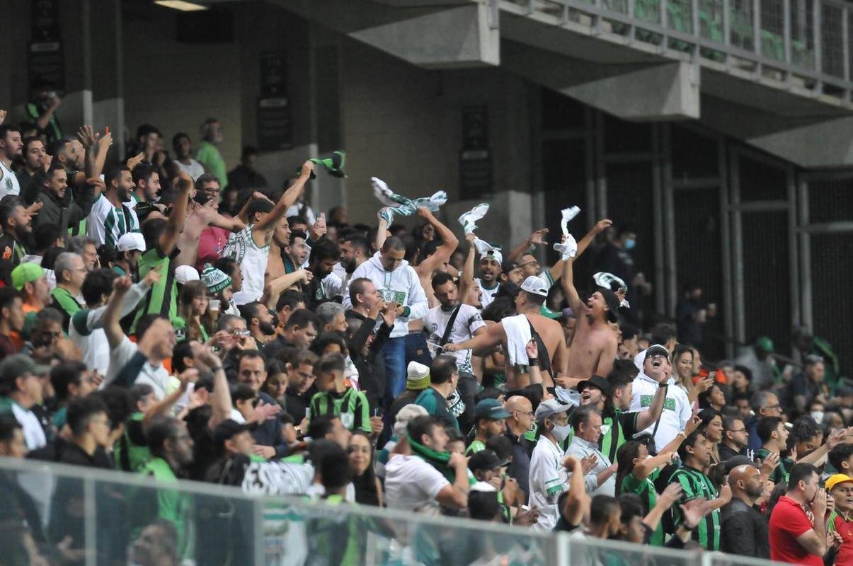 Fotos da vit�ria do Am�rica sobre o Botafogo, por 3 a 0, no Independ�ncia, em Belo Horizonte, pelas oitavas de final da Copa do Brasil. Wellington Paulista, Danilo Avelar e Al� marcaram os gols da vit�ria do Coelho no Horto