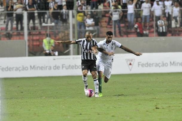 Fotos do primeiro tempo do clssico entre Atltico e Amrica, no Independncia, pela semifinal do Mineiro