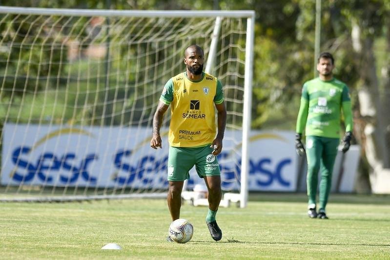 Messias: o zagueiro 'DNA formador' tem contrato com o clube até dezembro de 2022.