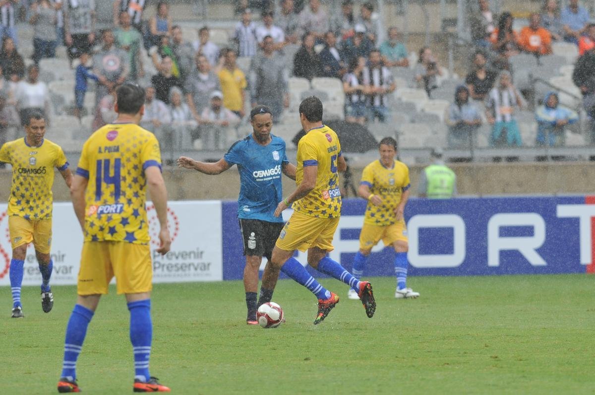 Fotos do 'Game of Dreams', jogo festivo dos Amigos do Ronaldinho contra os Amigos do Penta