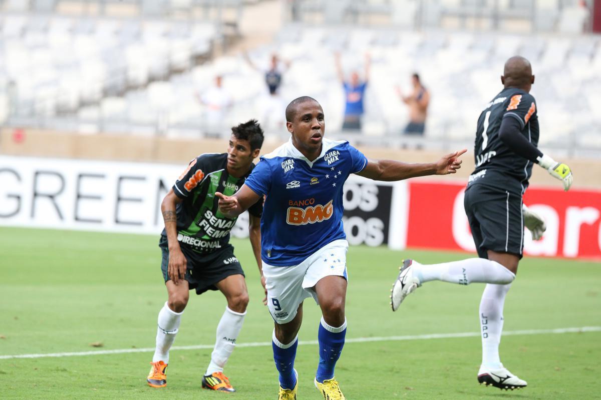A maior goleada do confronto na década. O Cruzeiro venceu o América por 4 a 1, no dia 7 de abril de 2013, no Mineirão, em Belo Horizonte, pela 9ª rodada do Campeonato Mineiro. Os gols da Raposa foram marcados por Borges (2x), Diego Souza e Bruno Rodrigo. Doriva descontou para o Coelho.