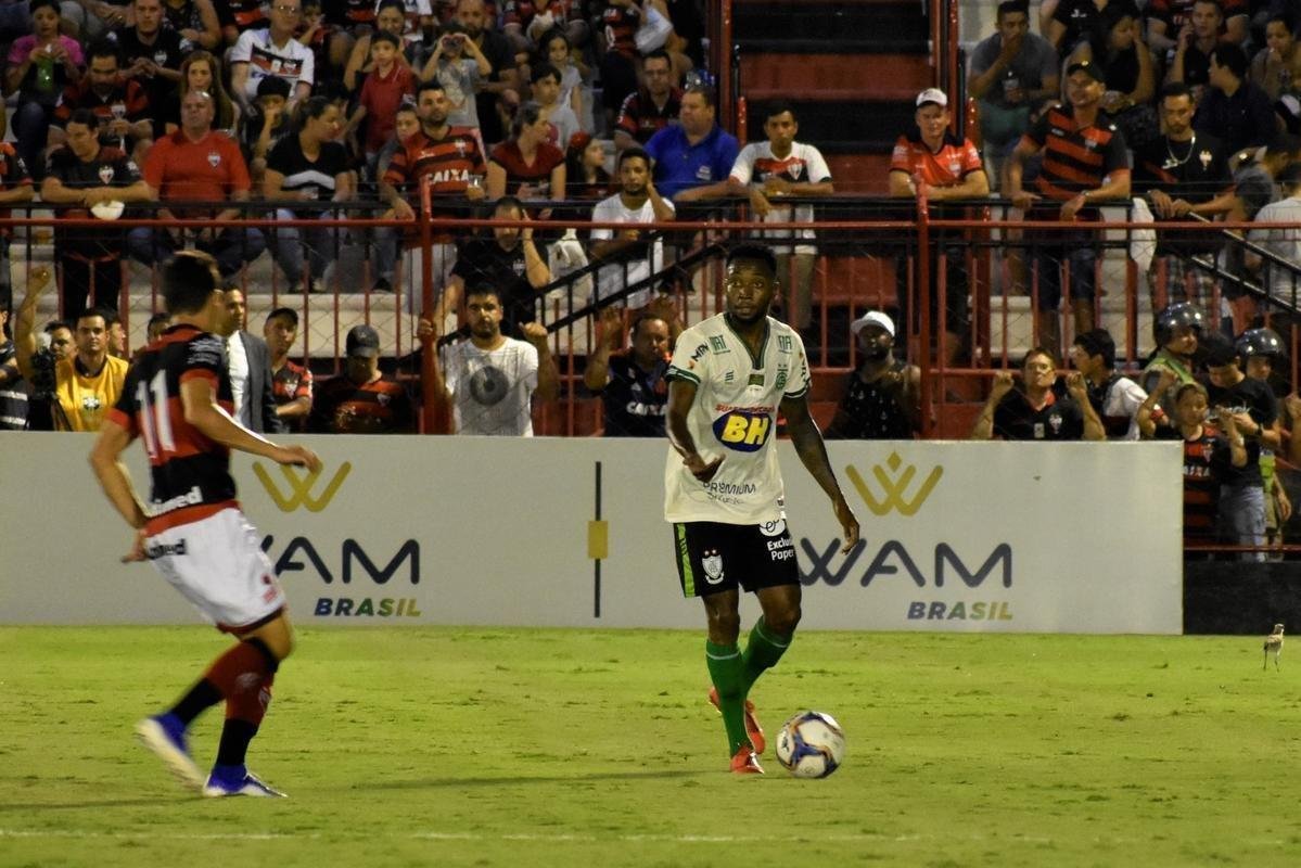 Amrica arrancou empate dramtico diante do Atltico-GO em Goinia 