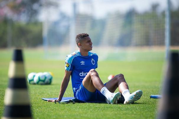 Fotos do treino do Cruzeiro desta sexta-feira, na Toca da Raposa II. Rogério Ceni monta equipe para jogo deste sábado, às 19h, no Allianz Parque, contra o Palmeiras, pelo Campeonato Brasileiro.