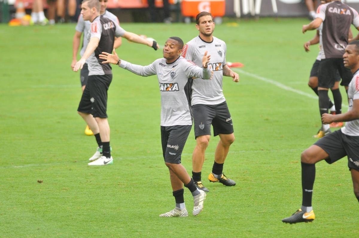O elenco do Atltico treinou nesta quinta-feira de olho no jogo contra o Corinthians, neste domingo