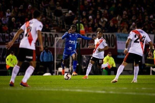 Fotos do segundo tempo do duelo entre River Plate e Cruzeiro, no Monumental de Nez, em Buenos Aires, pela ida das oitavas de final da Copa Libertadores