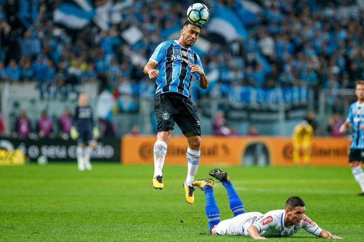 Grmio foi superior no primeiro tempo e abriu o placar aos 45 minutos, com Barrios