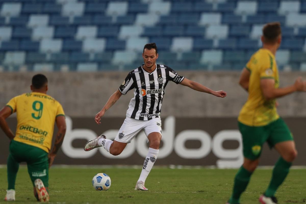 Cuiab e Atltico se enfrentaram pela nona rodada da Srie A do Campeonato Brasileiro