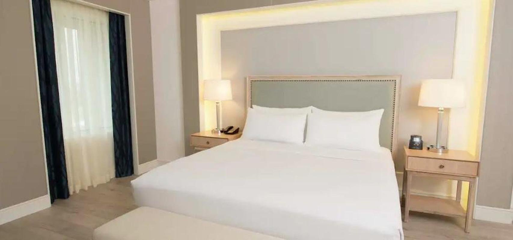 Galo est hospedado no Hilton Colon Guayaquil, localizado em uma regio nobre da cidade litornea no Equador; acomodao quatro estrelas tem estrutura de ponta