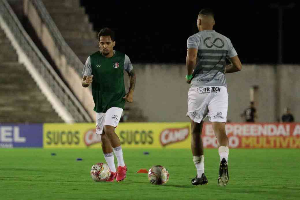 Treze e Santa Cruz se encontraram nesta noite de sbado, no estdio Domingo, em jogo vlido pela Srie C do Campeonato Brasileiro