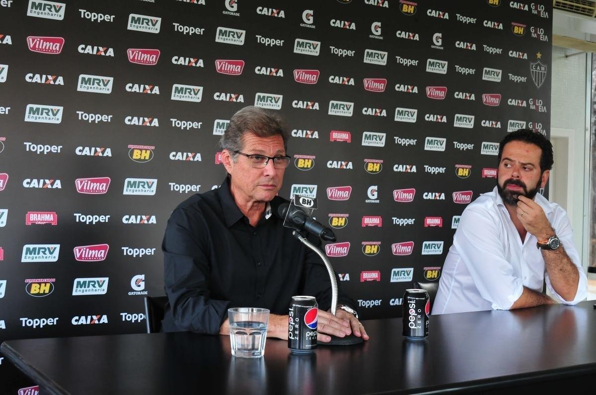 O tcnico Oswaldo de Oliveira foi apresentado na tarde desta tera-feira e, em seguida, comandou treino na Cidade do Galo
