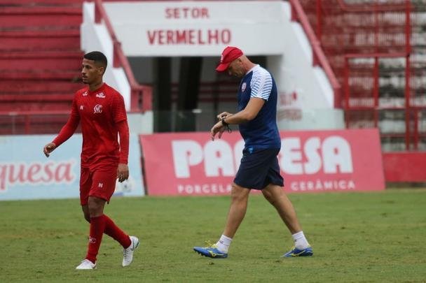 Timbu treinou nesta quarta-feira no Estádio dos Aflitos visando o confronto de volta das quartas de finais da Série C.