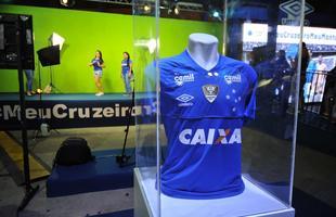 Com lanamento de uniforme e aes voltadas para o Dia Internacional da Mulher, Cruzeiro movimentou esplanada do Mineiro antes de jogo contra a URT (crdito: Juarez Rodrigues/EM D.A Press)