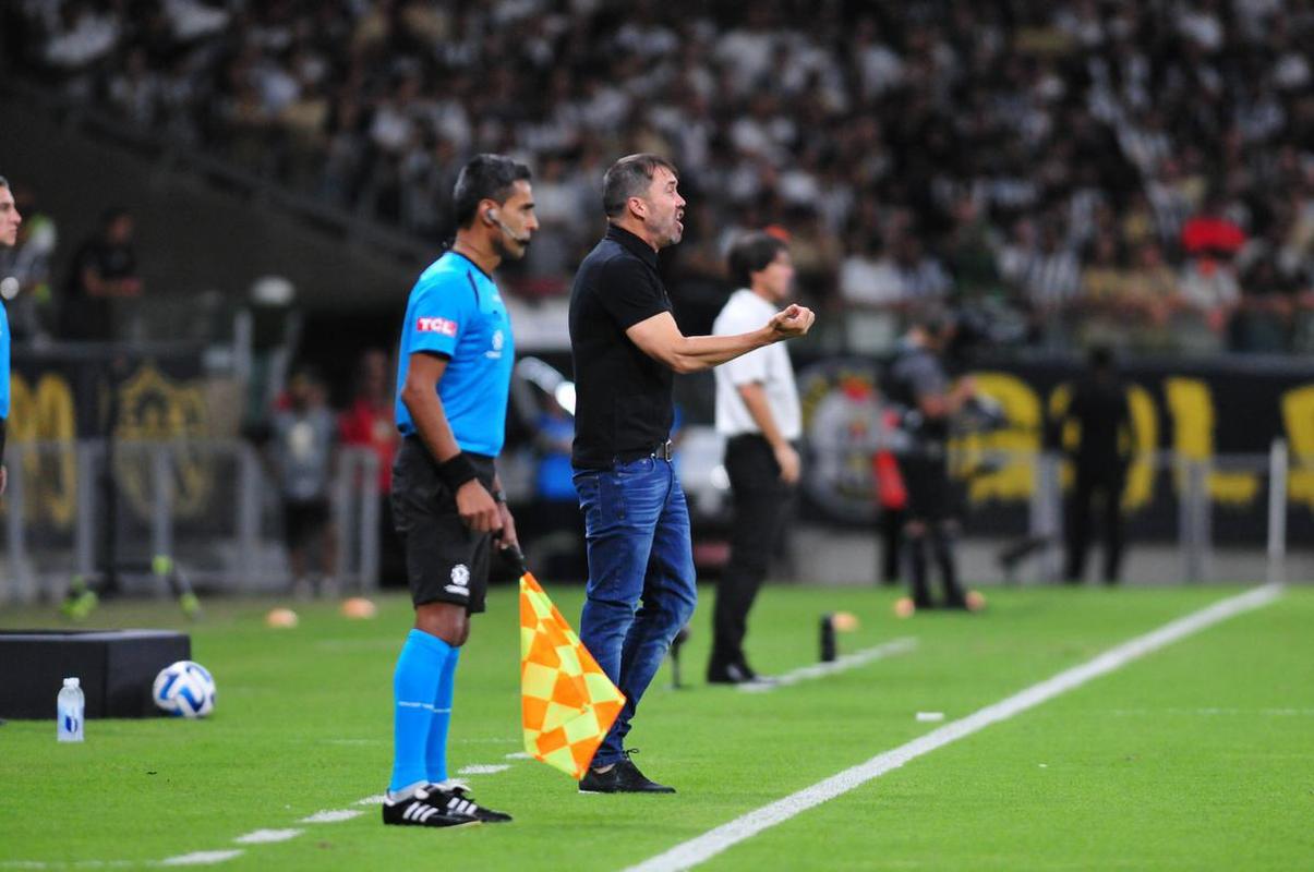 Fotos do jogo entre Atltico x Libertad, pela Copa Libertadores