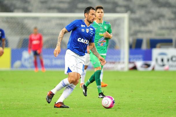 Rafinha entrou na etapa final, 'voou em campo' e marcou os dois gols que fecharam a vitria