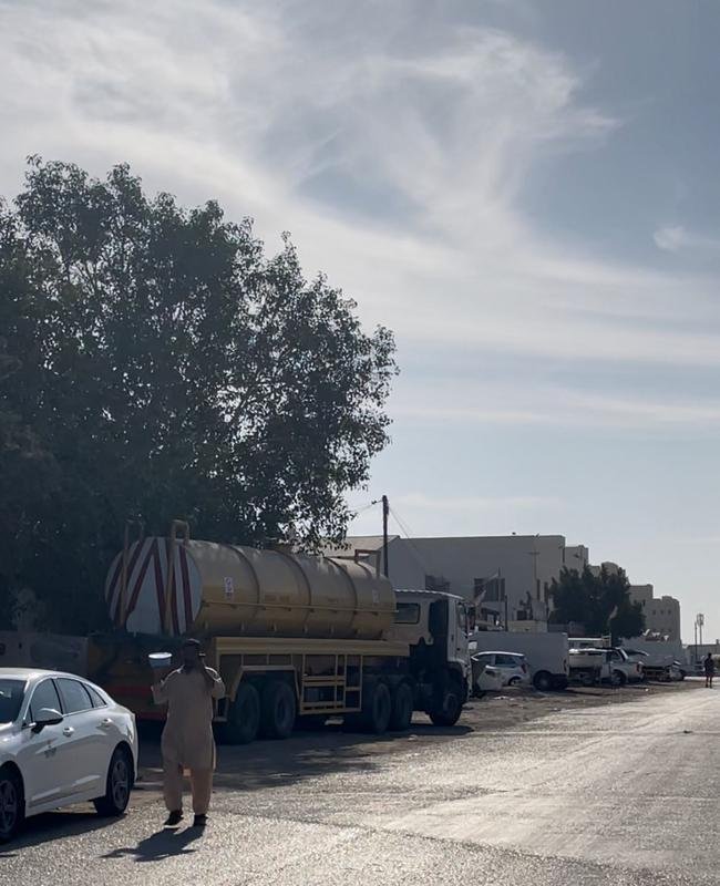 Cenas da rea Industrial, regio pobre de Doha habitada por imigrantes