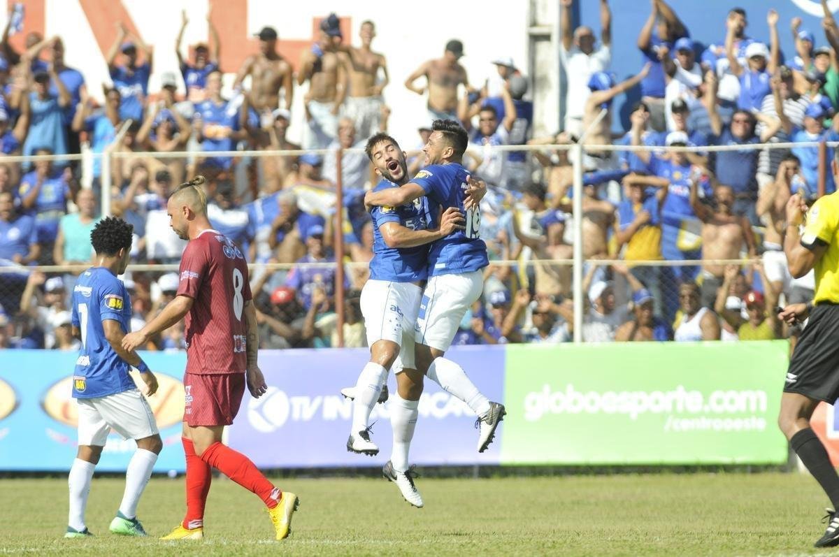 Cruzeiro abriu 2 a 1 no primeiro tempo, com gols de Raniel e Robinho; Alemo descontou para o Guarani