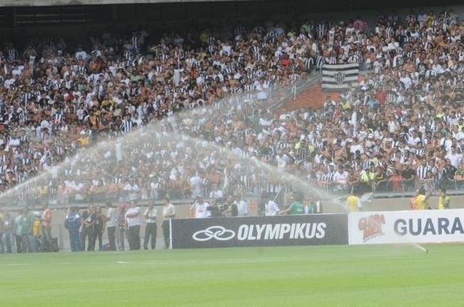 Fotos exclusivas do clssico entre Atltico e Cruzeiro na reabertura do novo Mineiro