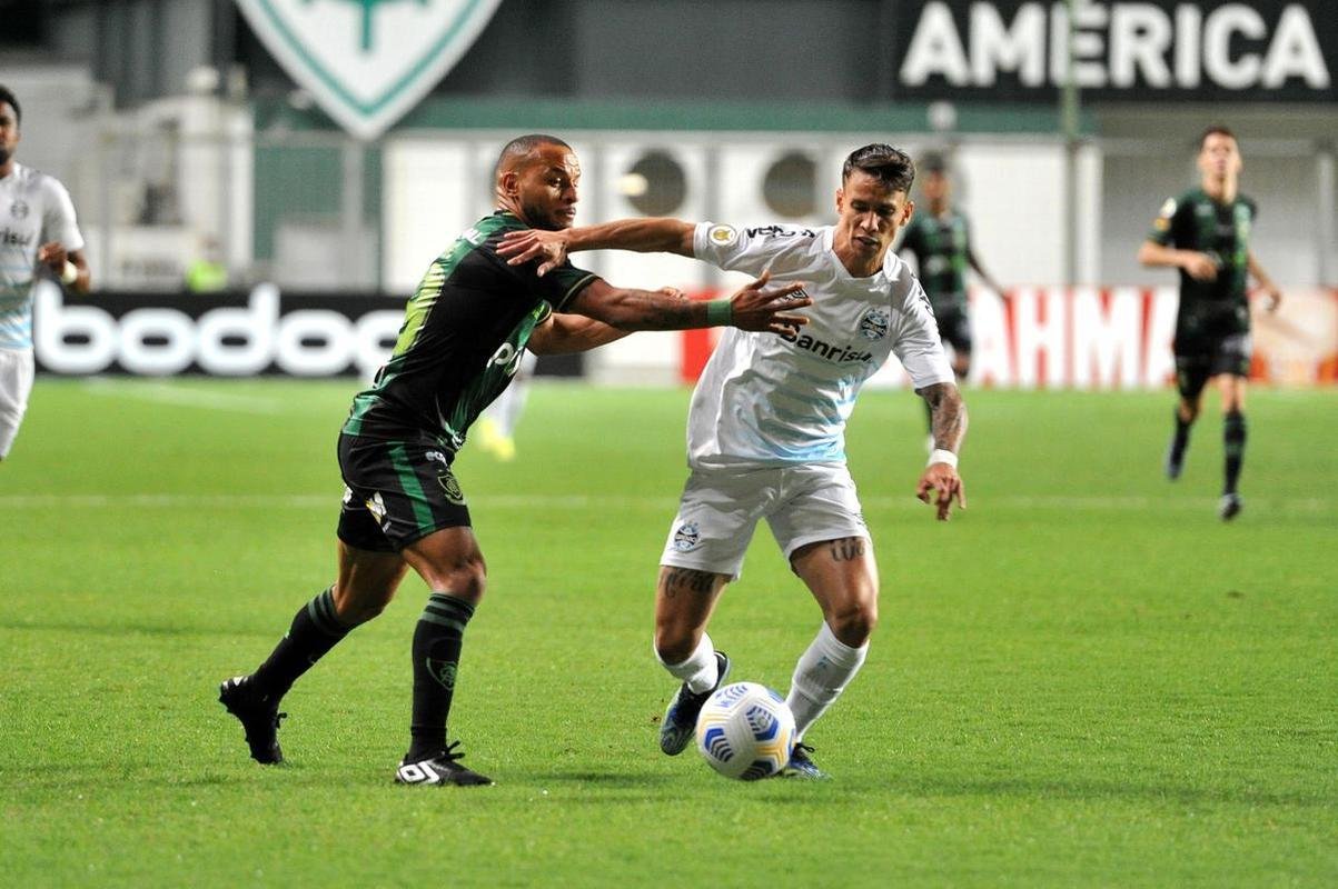 Fotos do jogo entre Amrica e Grmio, no Independncia, em Belo Horizonte, pela 32 rodada da Srie A do Brasileiro