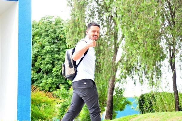 Lateral-direito Edilson, contratado ao Grmio