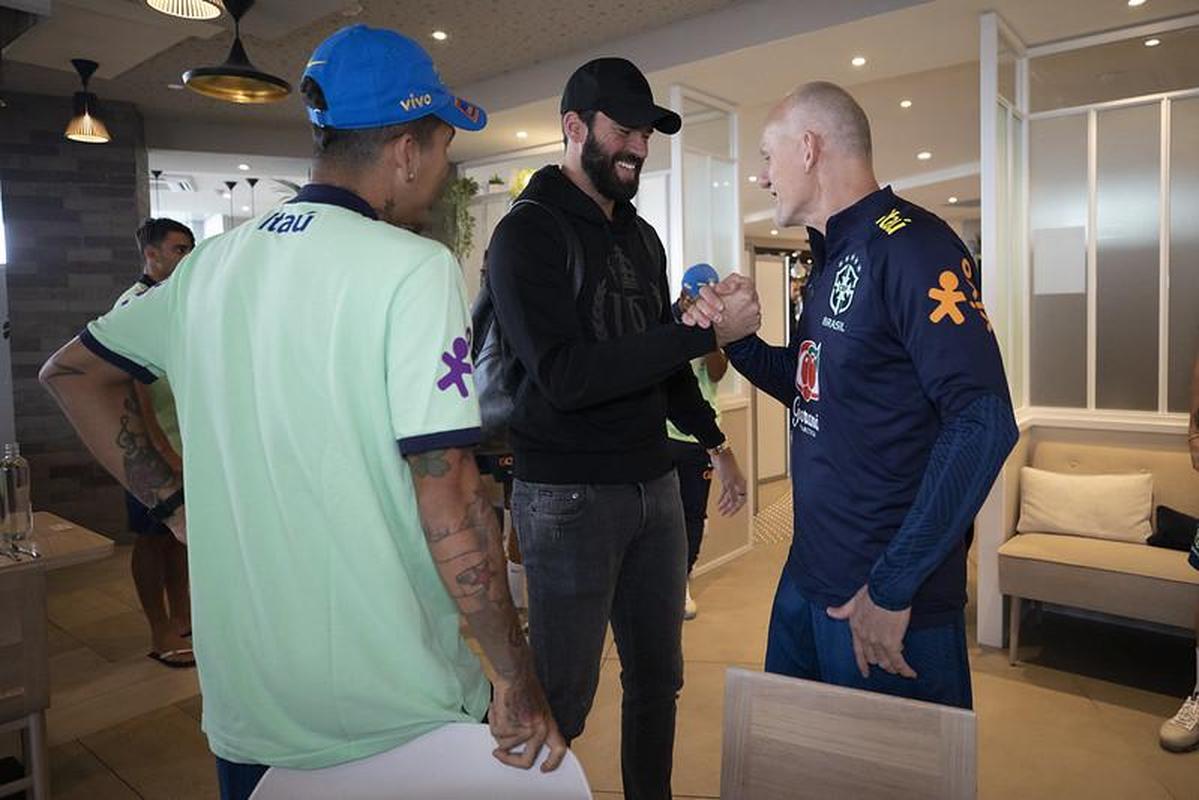 Jogadores que atuam na Europa j se apresentaram ao tcnico Tite em Le Havre, na Frana