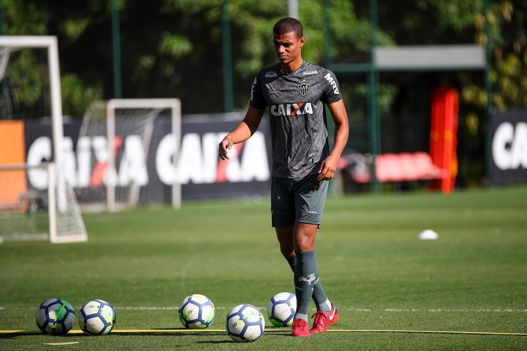 Aps empate no clssico, Atltico volta aos treinos na Cidade do Galo