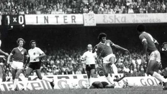 O Corinthians estreou na Libertadores em 3 de abril de 1977