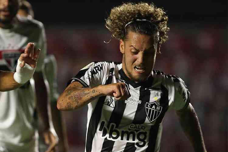 Atlético-MG vence São Paulo com gol nos acréscimos e segue vivo na briga  pelo título