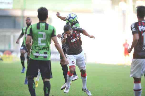 Amrica e Atltico-PR se enfrentaram em partida vlida pela 9 rodada do Campeonato Brasileiro