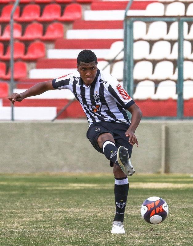 Elder Santana - 2013 e 2017 - 5 jogos / 0 gols