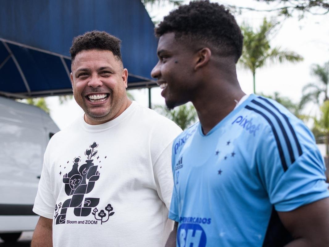 Dono de 90% das aes da Sociedade Annima do Futebol (SAF) do Cruzeiro, Ronaldo visitou Toca da Raposa II na vspera de Cruzeiro x Vasco, pela Srie B