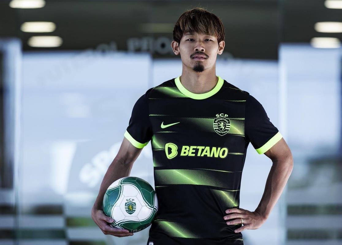Sporting: volante Hidemasa Morita (ex-Santa Clara)