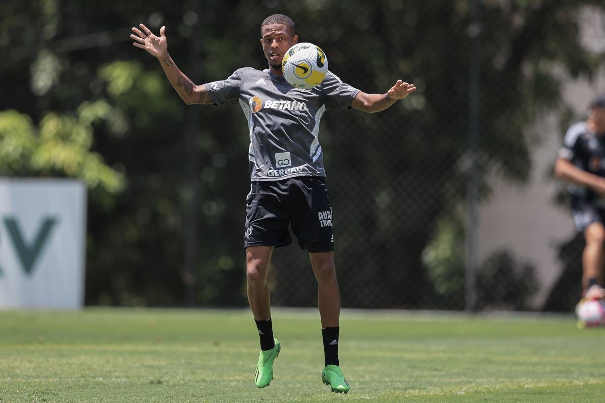 Fotos do treino do Atltico, que teve Hulk em campo 
