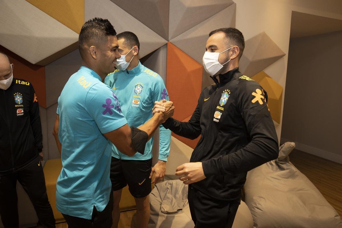 Jogadores se apresentam  Seleo Brasileira