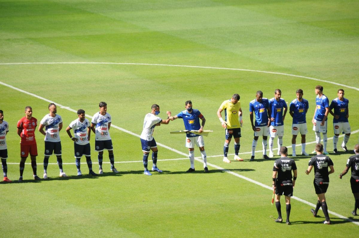Na retomada do Campeonato Mineiro, Cruzeiro e URT se enfrentaram no Mineiro