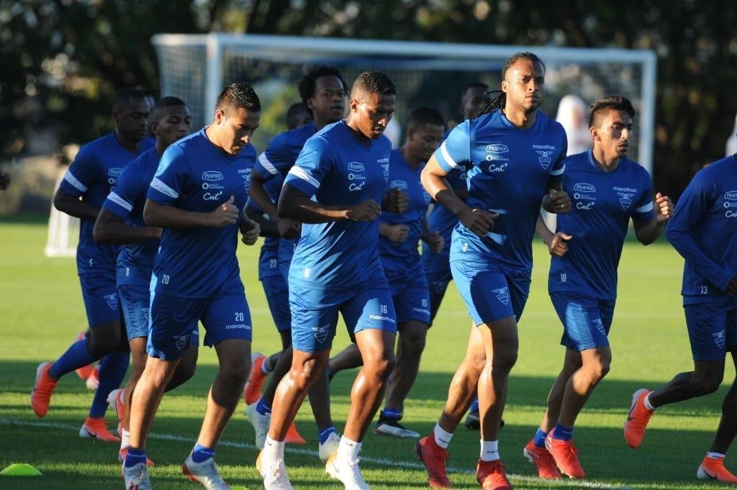 Seleo Equatoriana realizou primeiro treinamento na Toca da Raposa II nesta quinta-feira