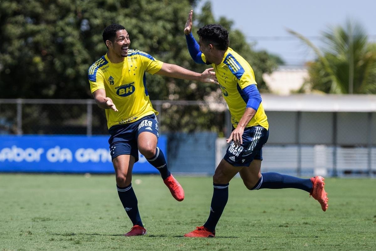 Treino acometeu em clima de descontrao no fechamento da preparao para o jogo deste domingo  