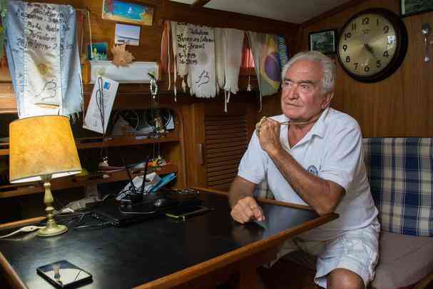 Carlos deixou a Argentina em maro e velejou por mais de quatro mil quilmetros sozinho para disputar a Refeno
