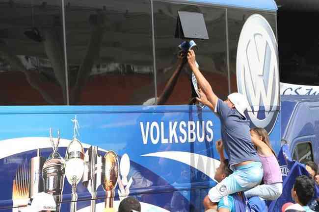 Dagoberto elogia elenco do Cruzeiro e quer estrear contra o Galo