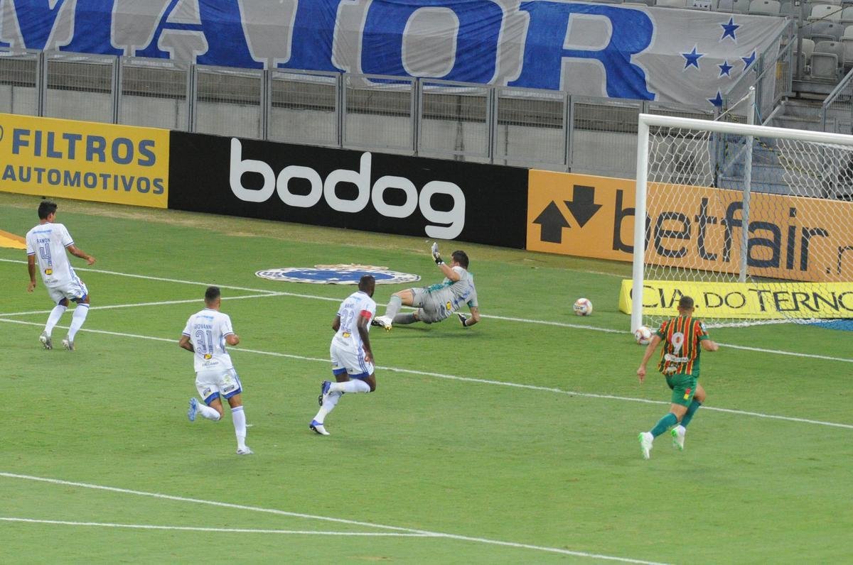 Fotos do duelo entre Cruzeiro e Sampaio Corra, no Mineiro, pela 14 rodada da Srie B do Campeonato Brasileiro
