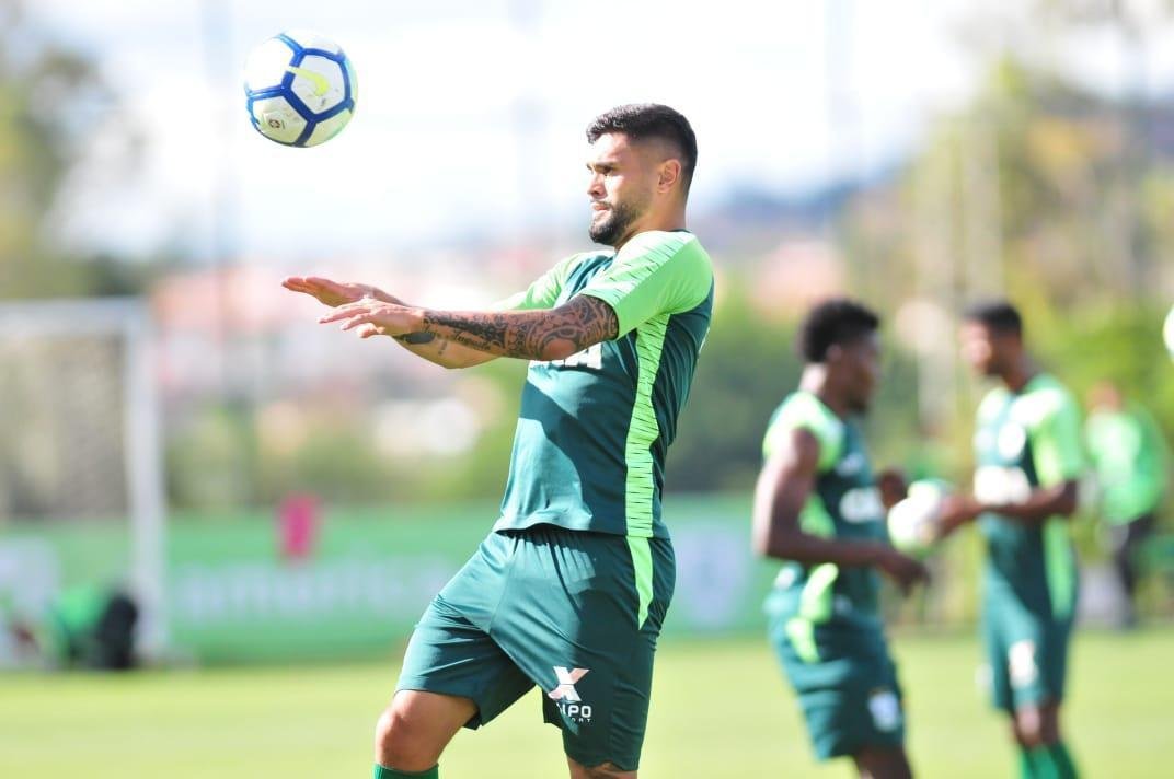 Tcnico acompanhou treinamento regenerativo do elenco nesta segunda-feira