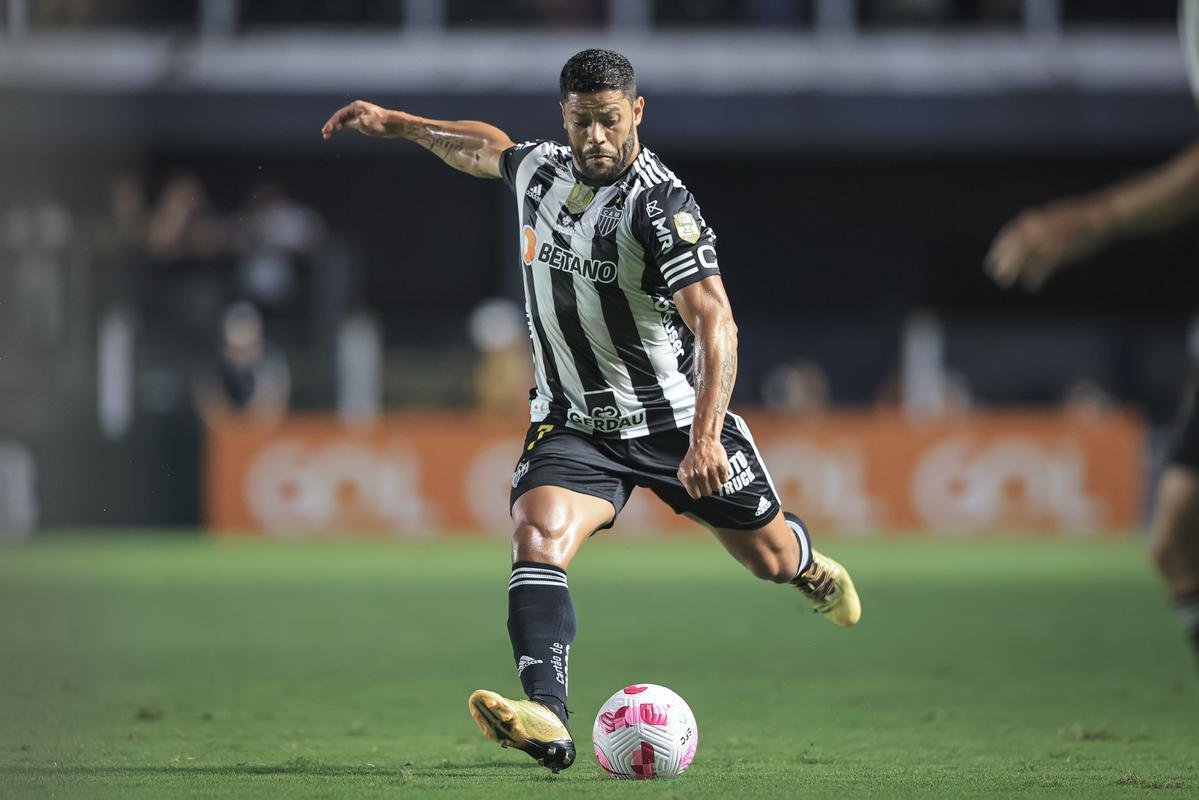 Fotos do jogo entre Santos e Atltico na Vila Belmiro, em Santos, pela 30 rodada do Campeonato Brasileiro