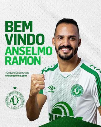 A Chapecoense acertou a contratao do atacante Anselmo Ramon, que estava no Vitria