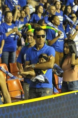 Veja fotos das torcidas na deciso da Superliga Feminina no Mineirinho