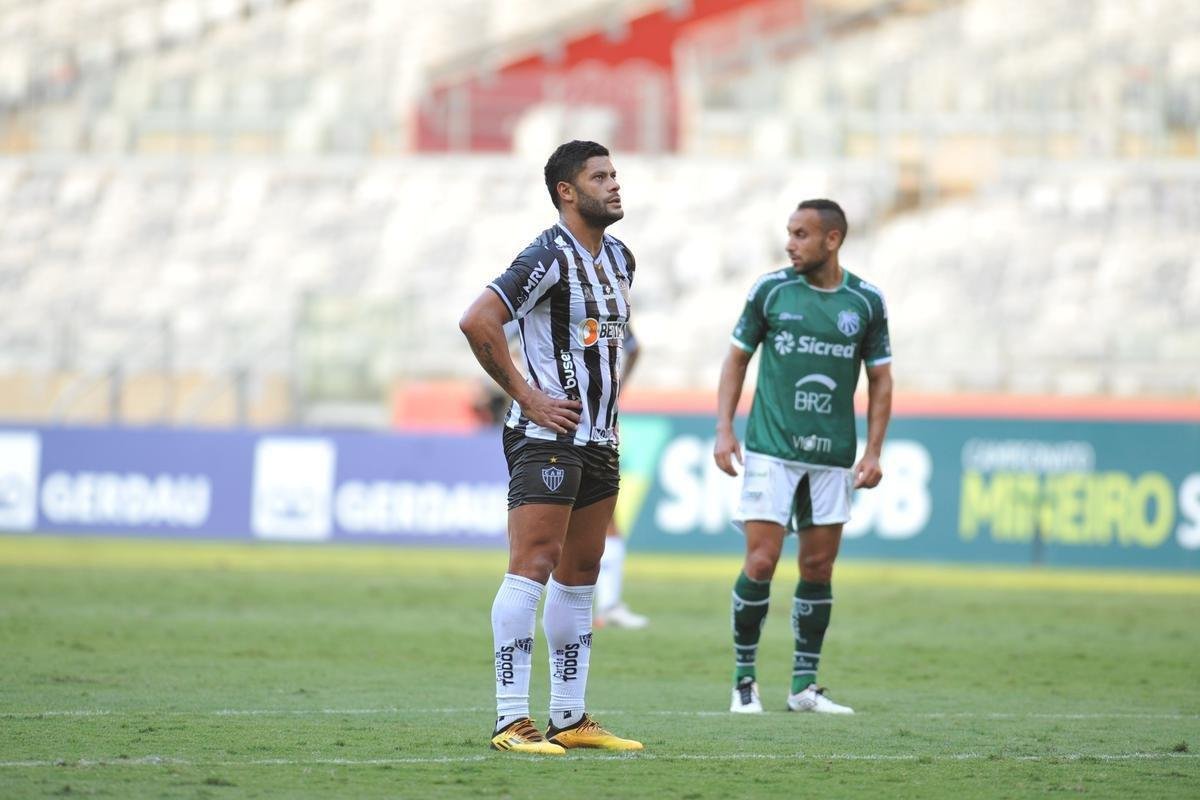 Hulk marcou os dois gols do Atltico na vitria por 2 a 0 sobre a Caldense, no Mineiro, no jogo de ida da semifinal do Camponato Mineiro