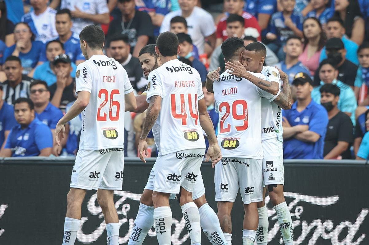 Fotos do jogo de ida das oitavas de final da Copa Libertadores, entre Emelec e Atltico, no estdio George Capwell, em Guayaquil, no Equador