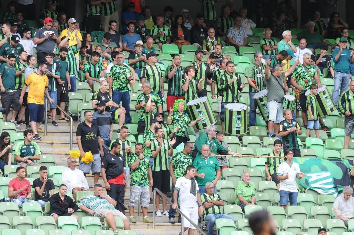 Fotos da vitria do Amrica sobre o Tombense, por 2 a 1, no Independncia, pela stima rodada do Campeonato Mineiro. Triunfo coloca Coelho na liderana do Estadual