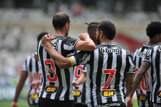 Fotos do jogo entre Atltico e Patrocinense, pelo Campeonato Mineiro