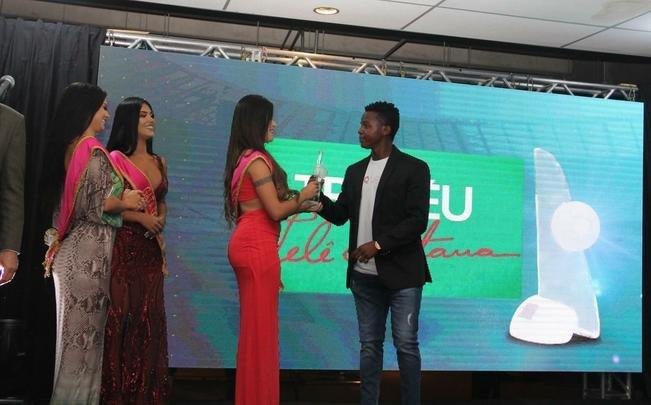 Ricardo Oliveira e Cazares foram premiados com o Trofu Tel Santana pela temporada 2018. Oliveira recebeu tambm o prmio de artilheiro